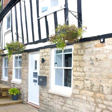 1 The Cottage, Studio Apartment, Ye Olde Barn Apartments Stamford Exterior photo